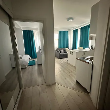 דירה Alystar Năvodari